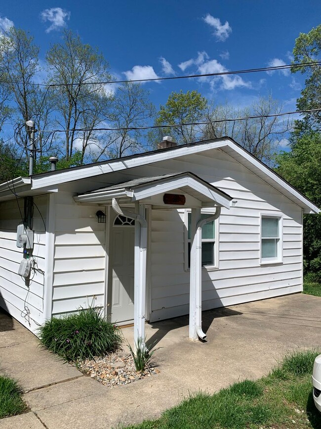 Building Photo - 3605 W Woodyard Rd Unit 3605 W Woodyard  B