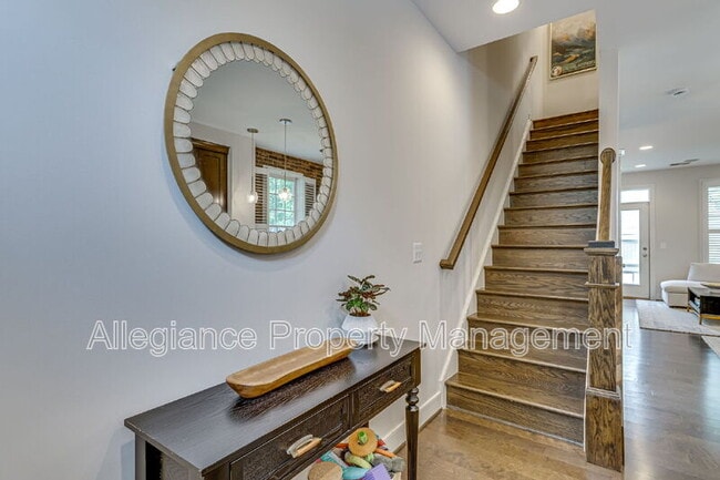 Photo - 944 N Columbus St