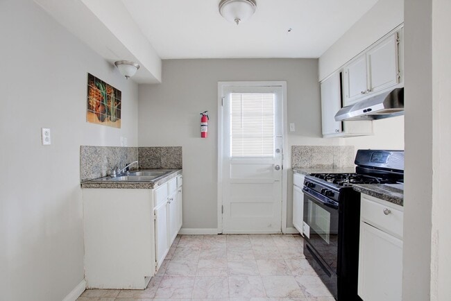 Photo - 1053 Treadwell St