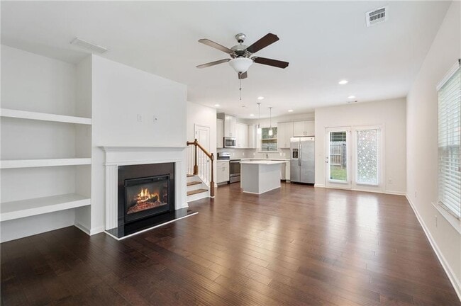 Building Photo - 6413 Shalks Xing Dr