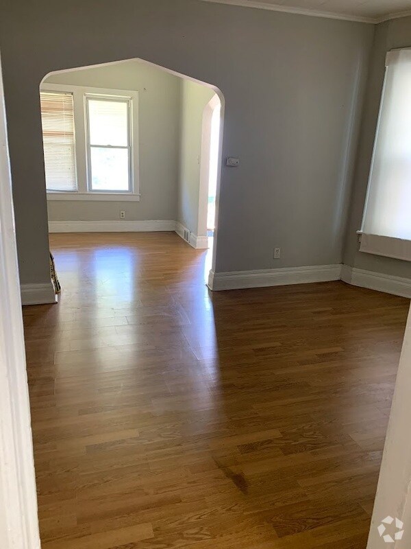 Building Photo - 328 Parkdale Ave Unit 1 Rental