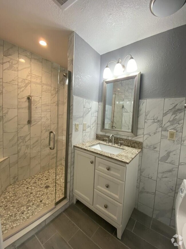 Building Photo - 12120 De Leon Dr Unit C Rental
