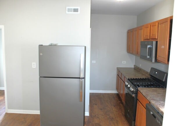 Photo - 135 E Chestnut St