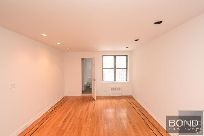 Building Photo - 30 Charlton St Unit 1J Rental