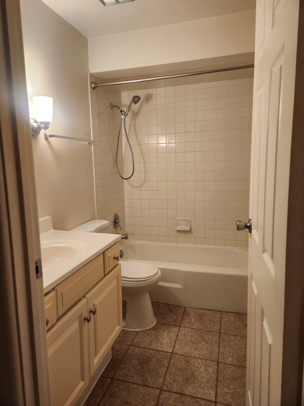 Photo - 10S511 Echo Ln Unidad 2