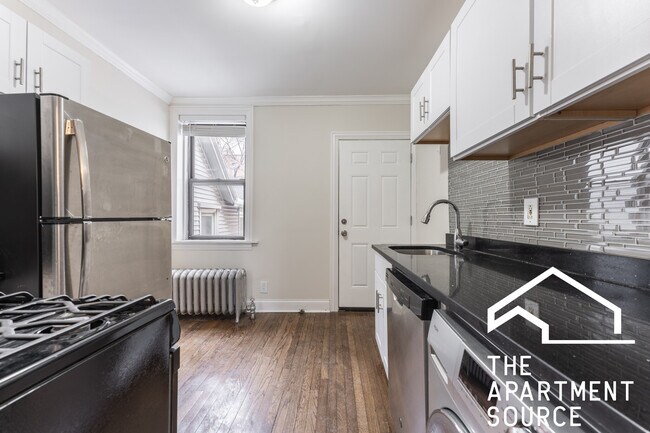 Photo - 2537 N Seminary Ave Unit 2S