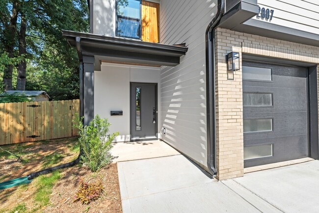 Photo - (Coming Soon) Bright & Modern Townhome in Westerly Hills