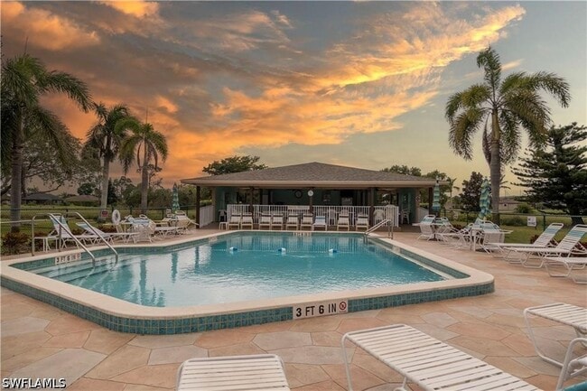 Building Photo - 5483 Rattlesnake Hammock Rd Unit B-201