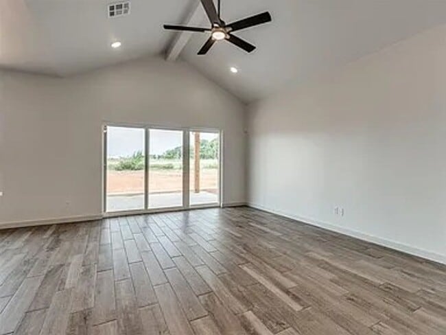 Photo - 4601 Olivera St