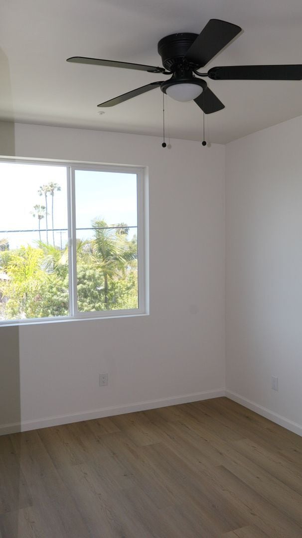 Photo - 3 bedrooms 2 baths Duplex- ADU style.