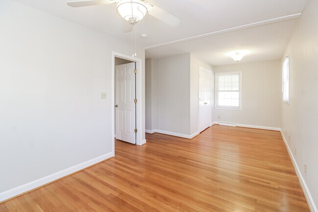 Photo - 310 Anchor Dr