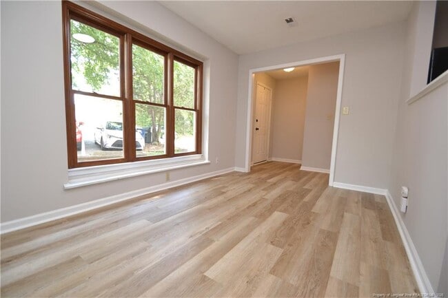 Photo - 667 Bashford Rd