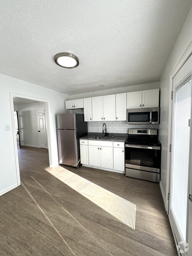 Building Photo - 306 N Jackson Street Rental