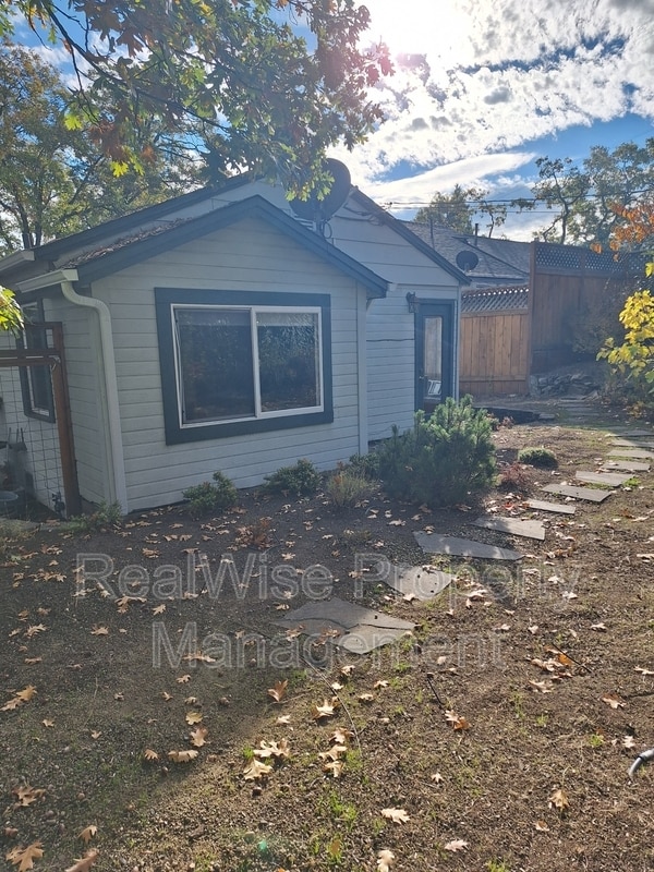 Photo - 299 Gresham St