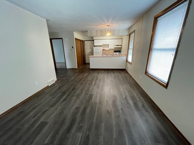 Photo - TWO BEDROOM APARTMENT IN FOUR-PLEX IN AYLMER ON Unit 3