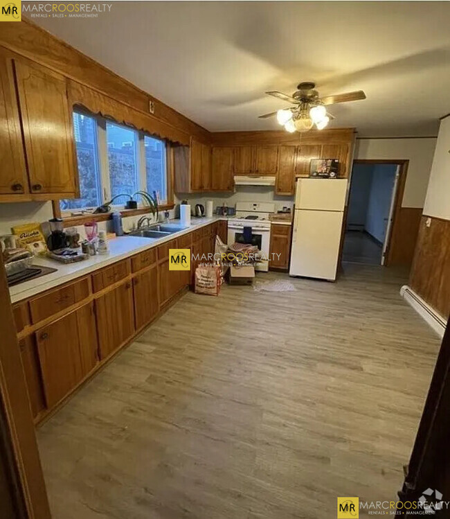 Building Photo - 161 Otis St Unit 2 Rental