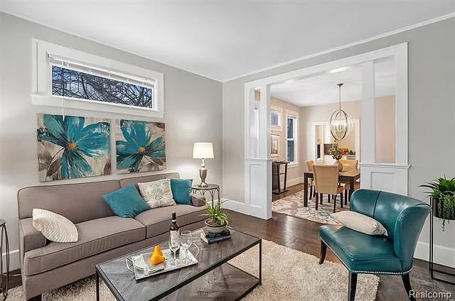 Photo - 22216 Park St