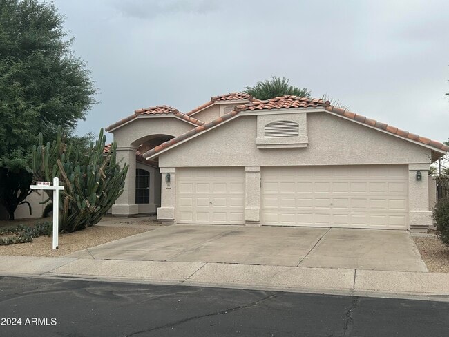 Photo - 1161 W Courtney Ln House