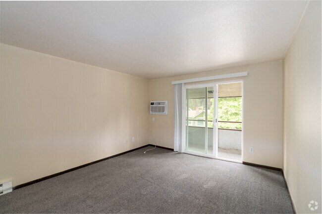 2BR, 2BA - 955SF - Living Room