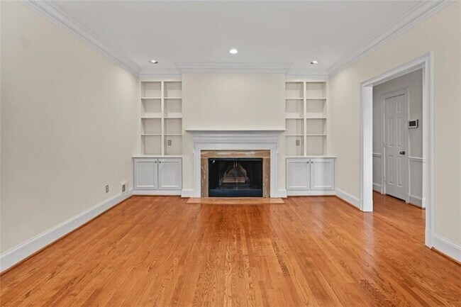 Photo - 11 Paces W Dr NW