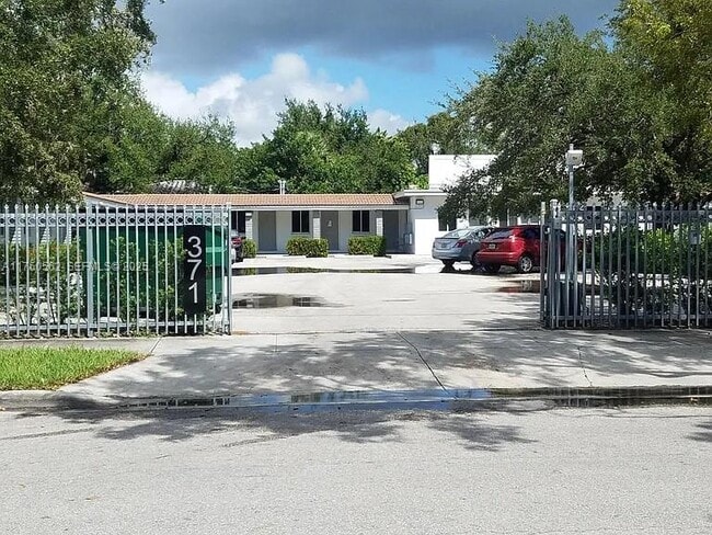 Building Photo - 371 NE 80th Terrace Unit B