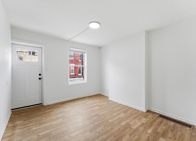 Photo - 2534 N Water St