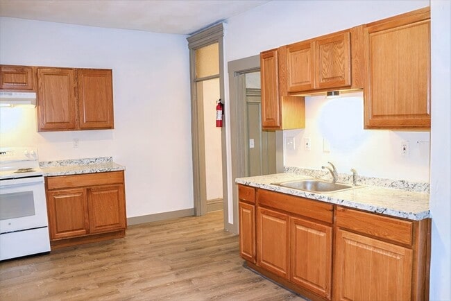 Building Photo - 6 Waumbeck St Unit 2