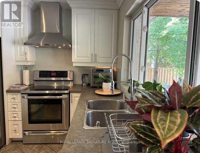 Photo - 1353 Sheldon Ave