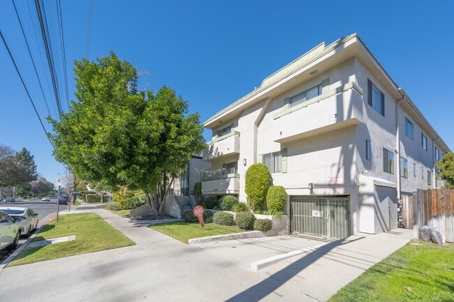 Photo - 12251 Moorpark St