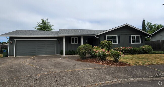 Building Photo - Beautiful Home in Thurston