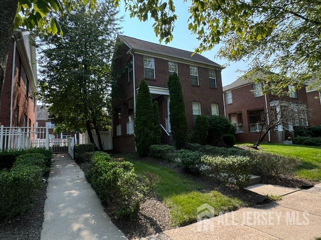 10 Park Sq
