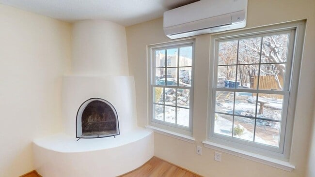 Photo - Large Centrally located townhome