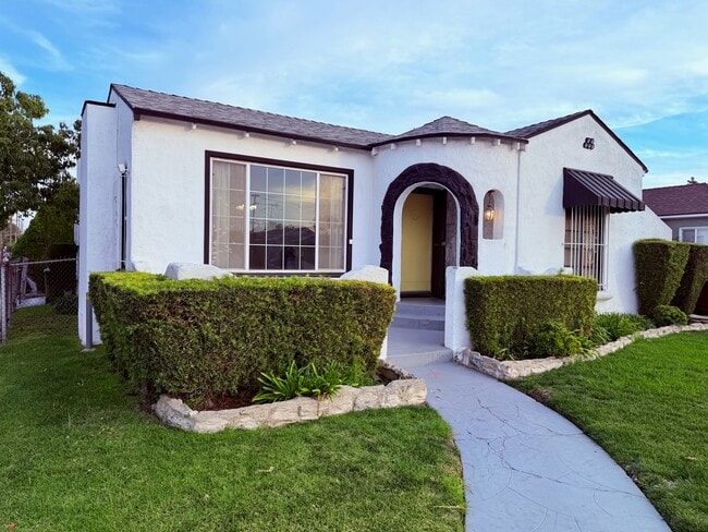 Building Photo - 6000 4th Ave