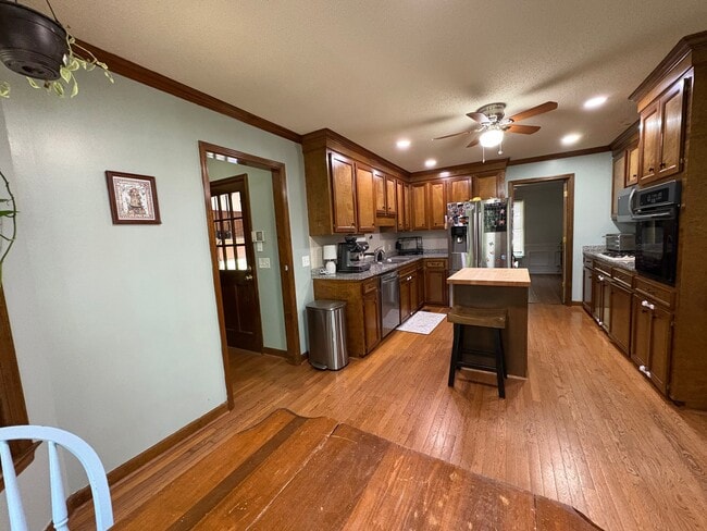 Photo - 509 Wotan Rd