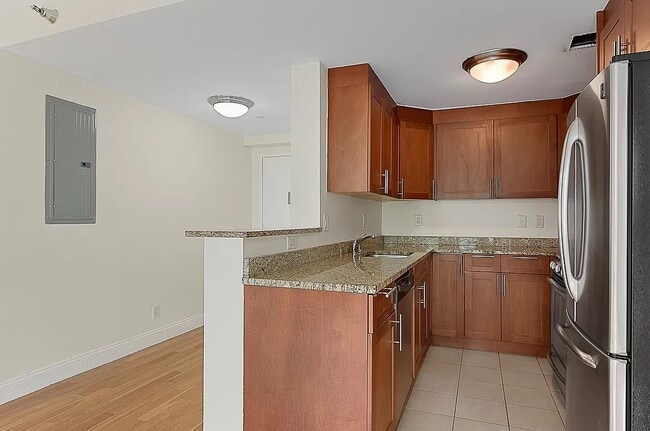 Photo - LOVELY 2 BEDROOM/2BATH Unidad 10D