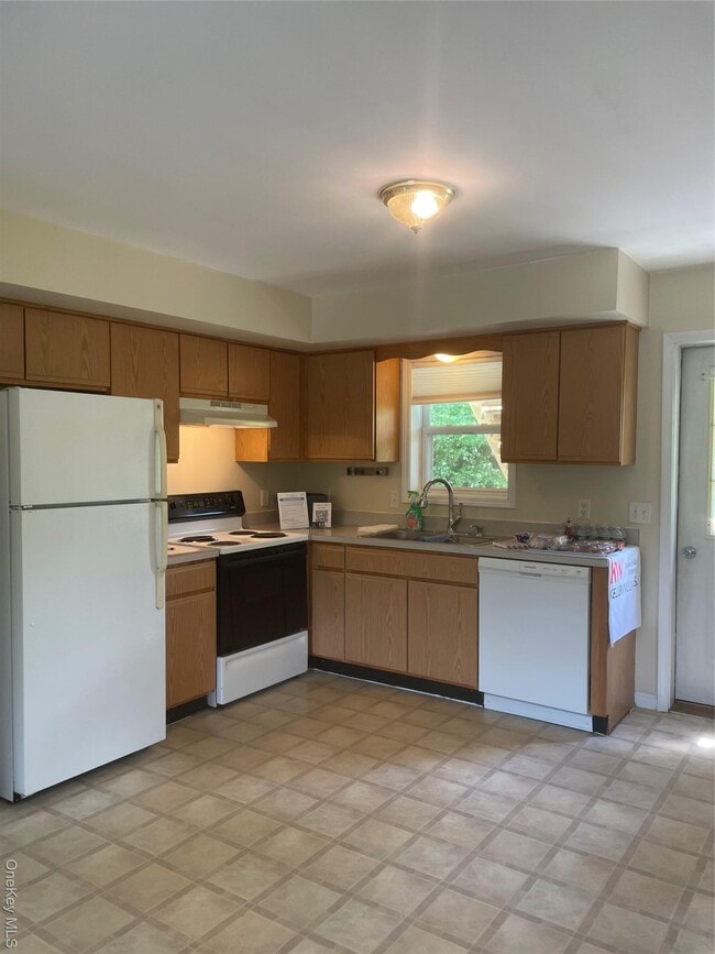 Photo - 696 South St Unit 2