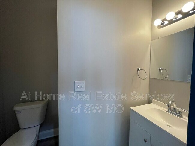 Photo - 1348 N Summit Ave Unit A