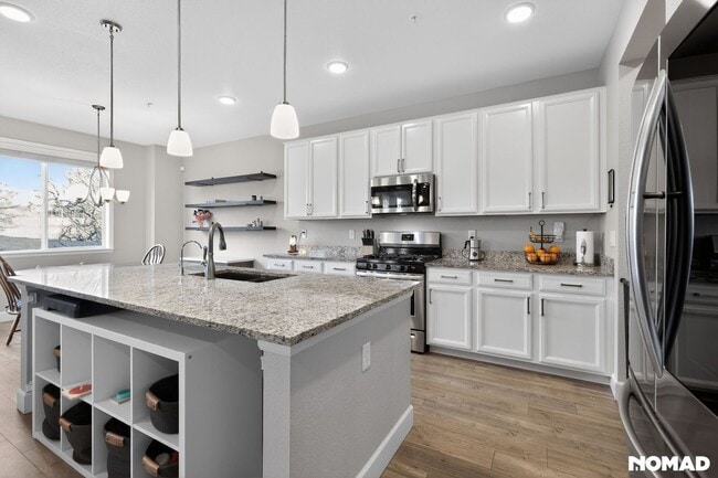 Photo - 15627 Kitchener Way