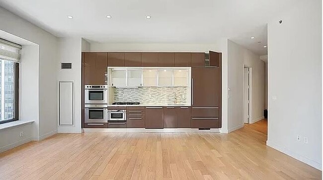 Photo - 75 Wall St Unit 24-M