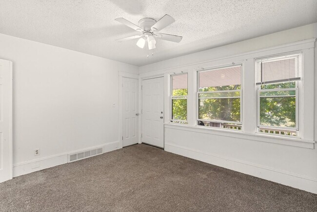 Photo - 1714 Castle Ave Unit 2