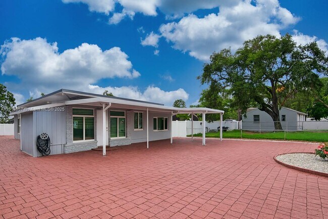 Photo - 6120 Hayes St Apartamento Unidad B