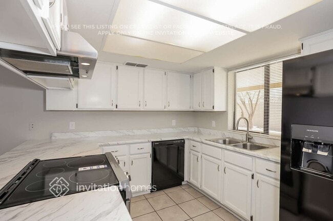 Photo - 15230 N 19th Pl