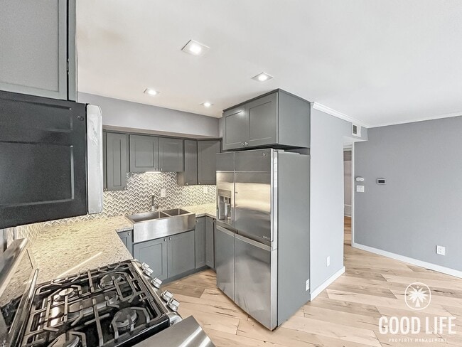 Photo - Beautiful 2BD/2BA W/ Reserved Parking and In-Unit Laundry in North Park! Unidad 306