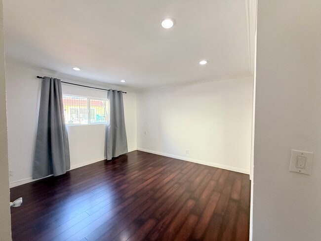 Photo - 5651 Windsor Way Unidad 105