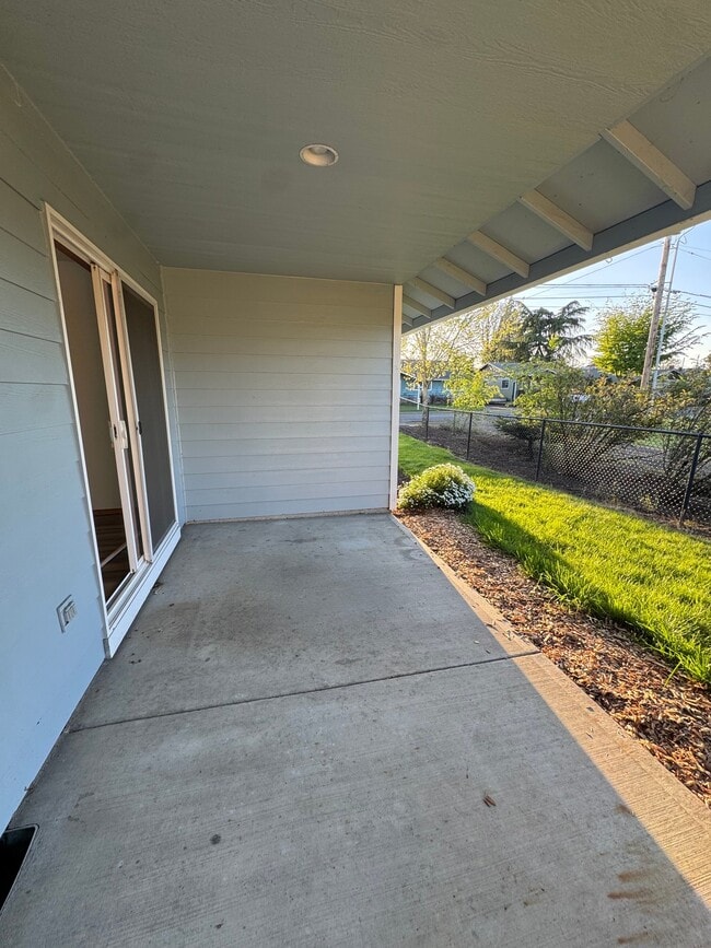 Photo - 400 E Washington St