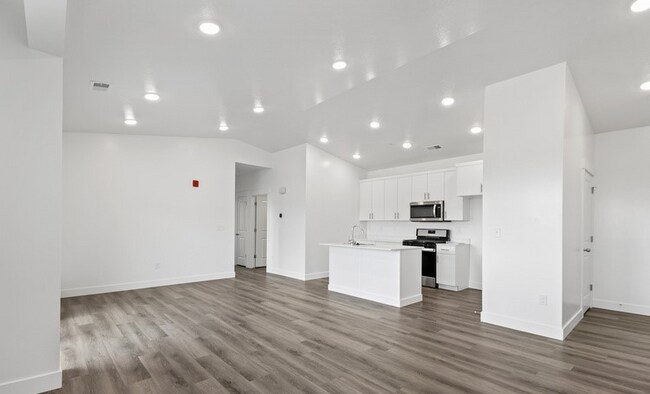 536 N 130 E Unit 204 E