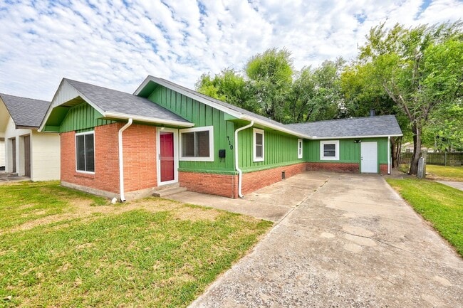 Building Photo - 4 bed 2 bath home in Norman