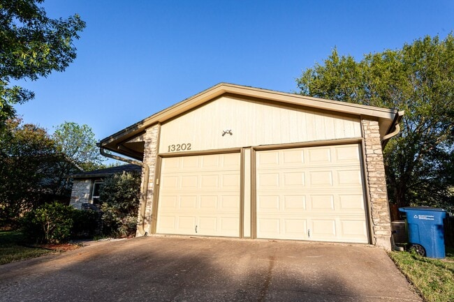 Photo - 13202 Rampart St