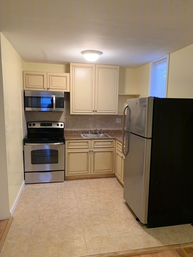 Photo - 1206 W Airdrie St