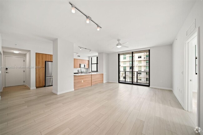 Building Photo - 555 NE 8th St Unit 1201 Rental